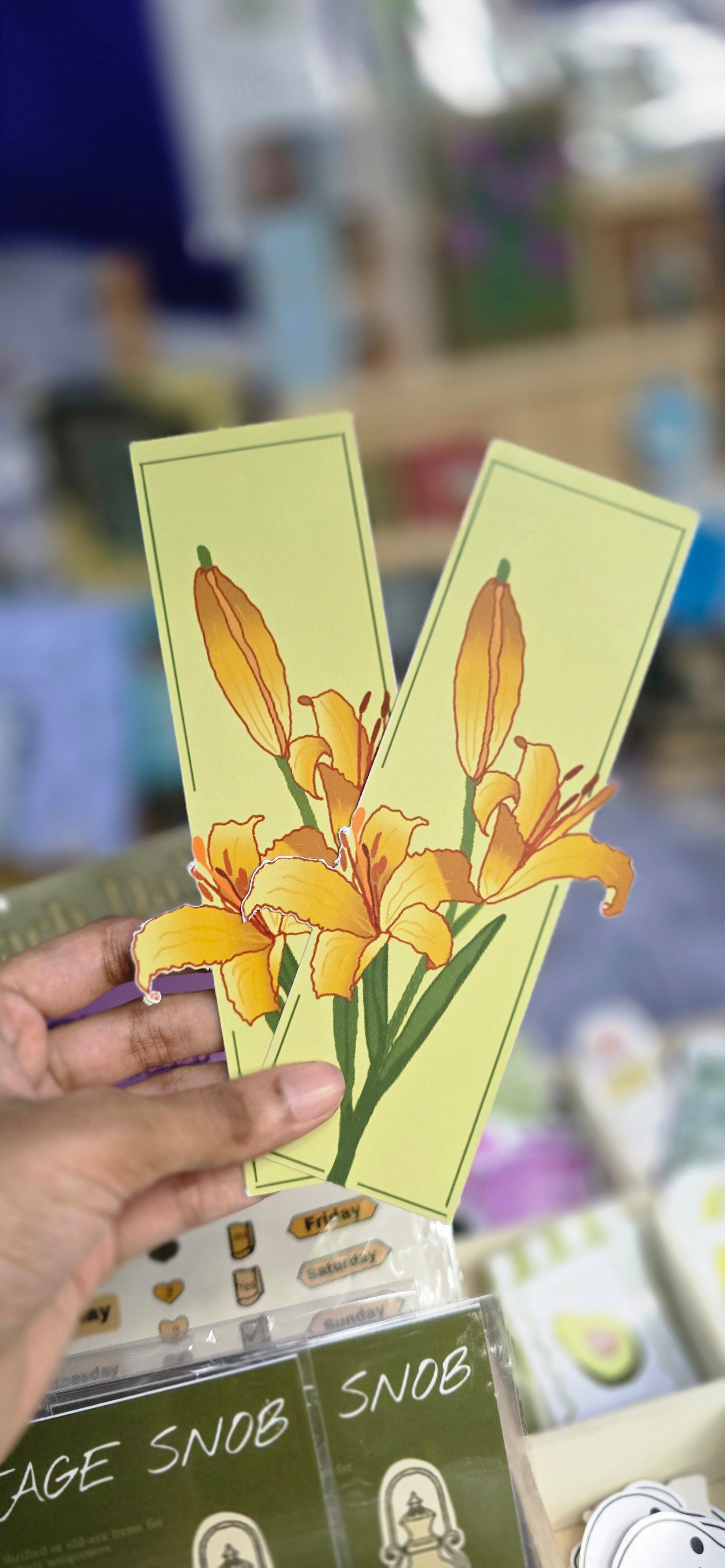 LILY BOOKMARK