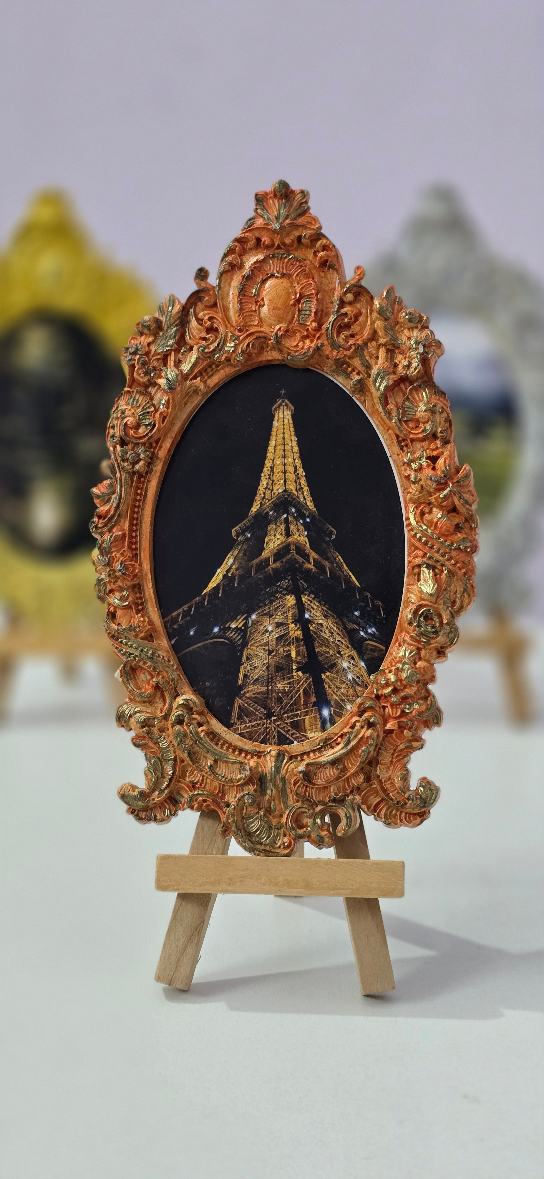VINTAGE FRAME
