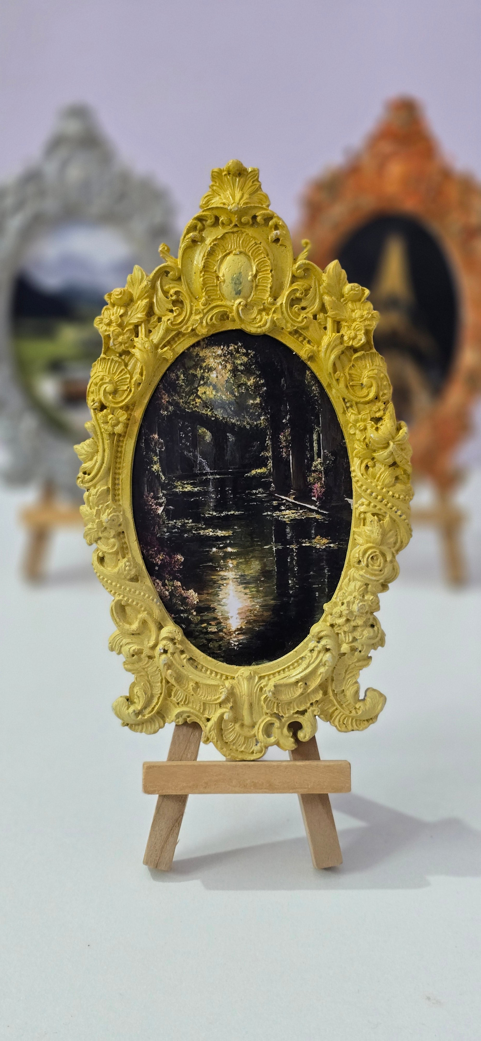 VINTAGE FRAME