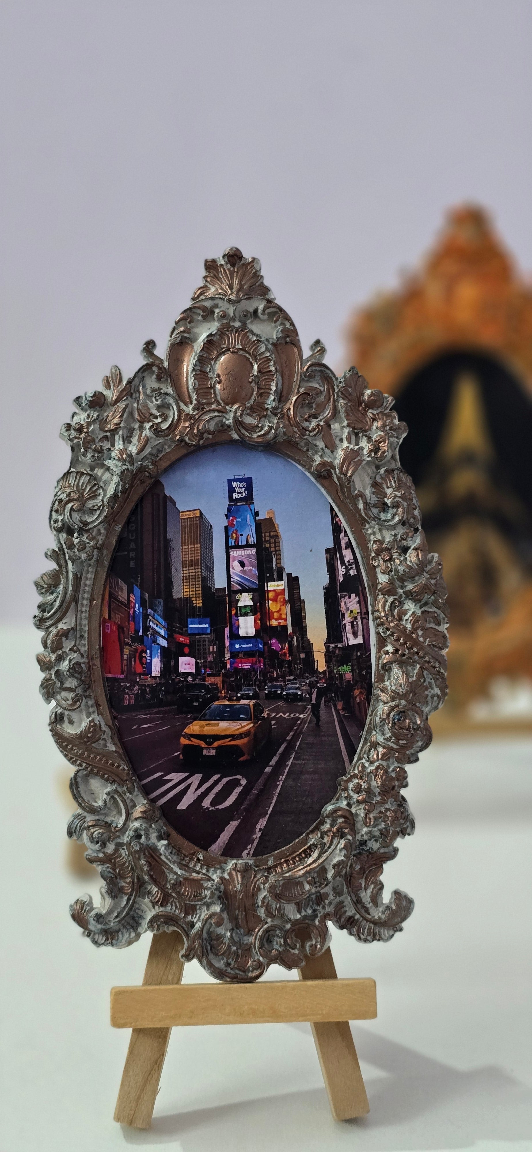 VINTAGE FRAME