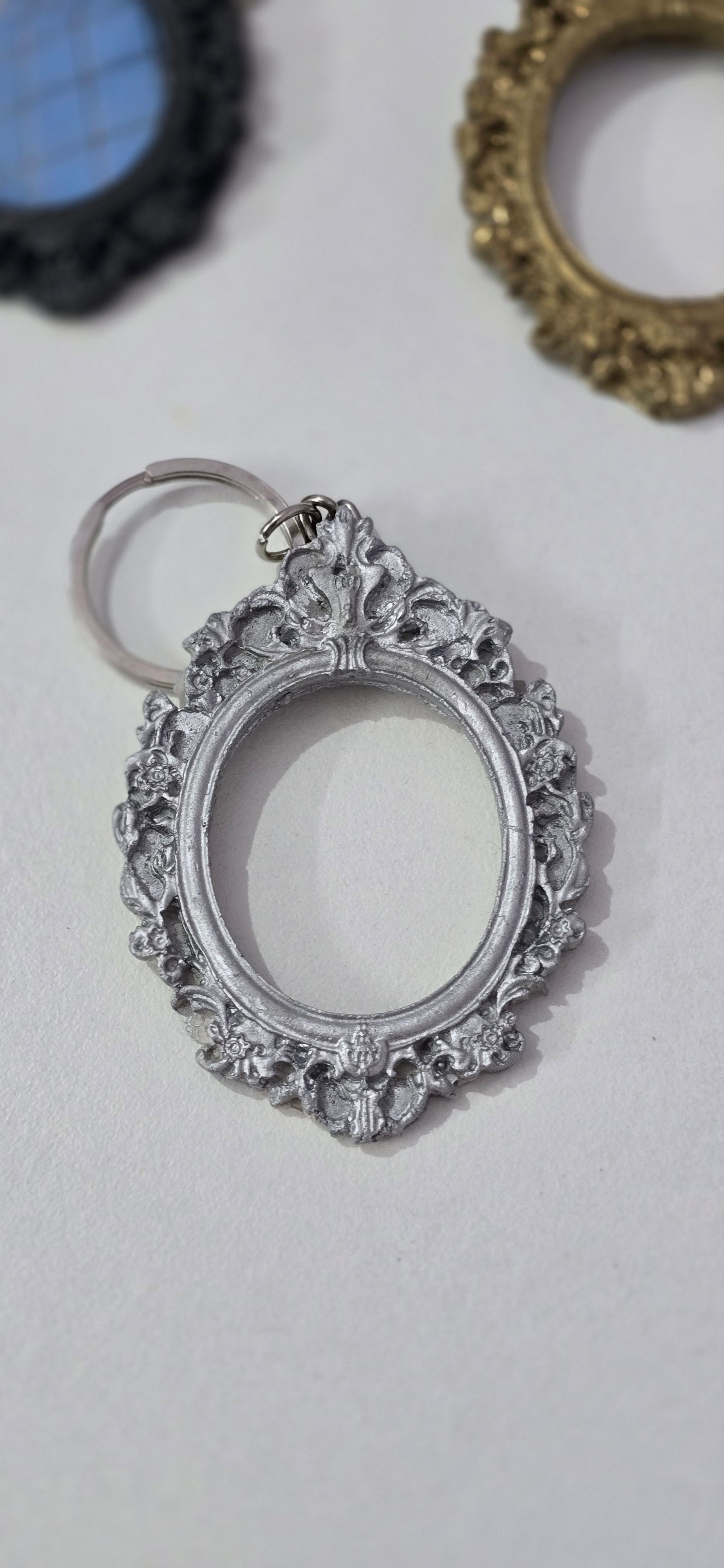 VINTAGE KEYCHAIN