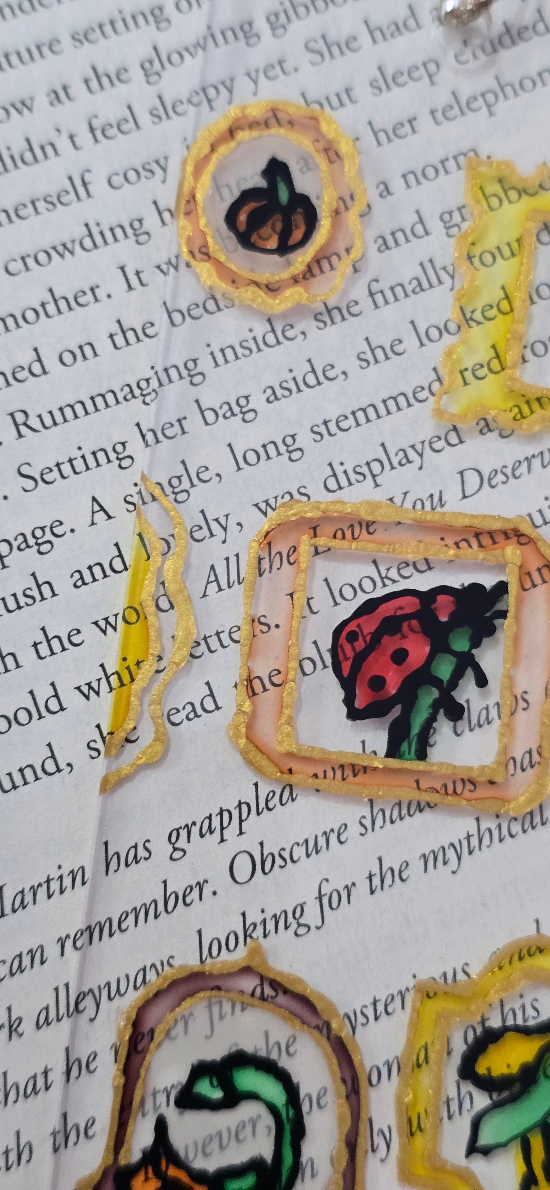 LADYBUG BOOKMARK - BLACK AND GOLD LINER