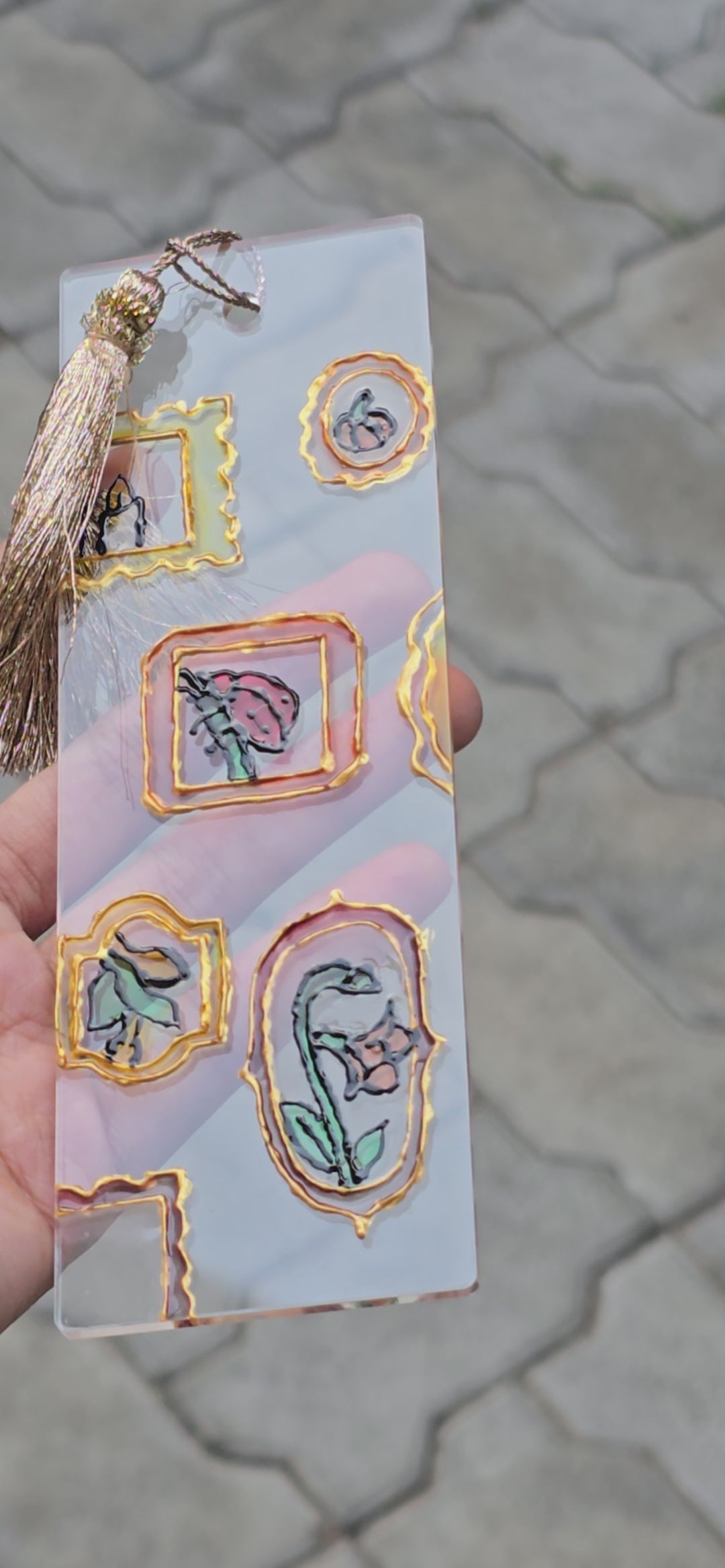LADYBUG BOOKMARK - BLACK AND GOLD LINER